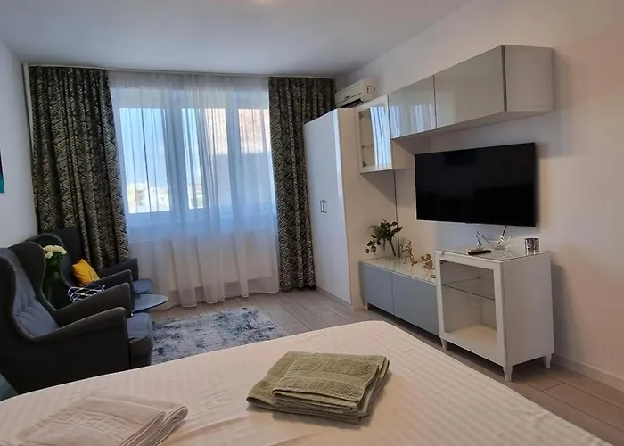 Universitate * ブカレスト